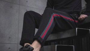 Pantalon homme à rayures : qu'est-ce que c'est et avec quoi porter ?