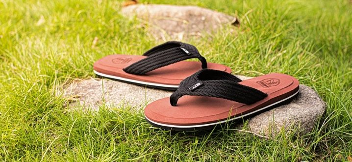 Choisir des chaussons de plage pour hommes