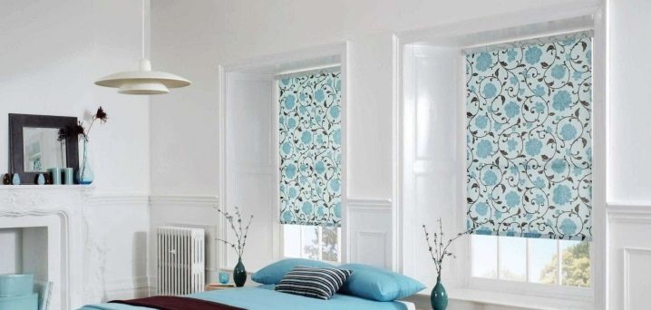 Roman blinds in bedroom design