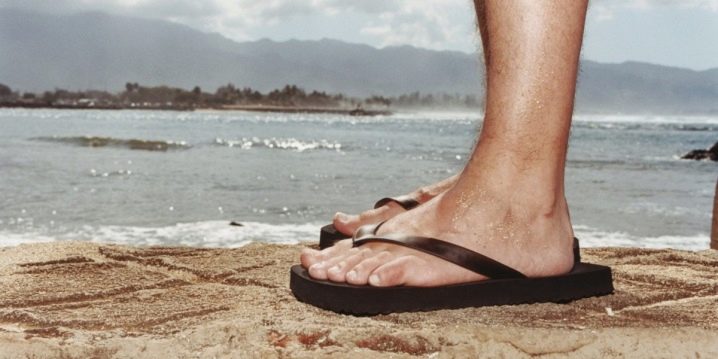 Mga sapatos na pang-beach ng lalaki: ano ang mangyayari at paano pumili?