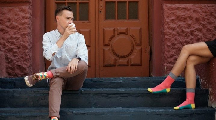 Chaussettes homme à imprimés : que sont-elles et que porter ?