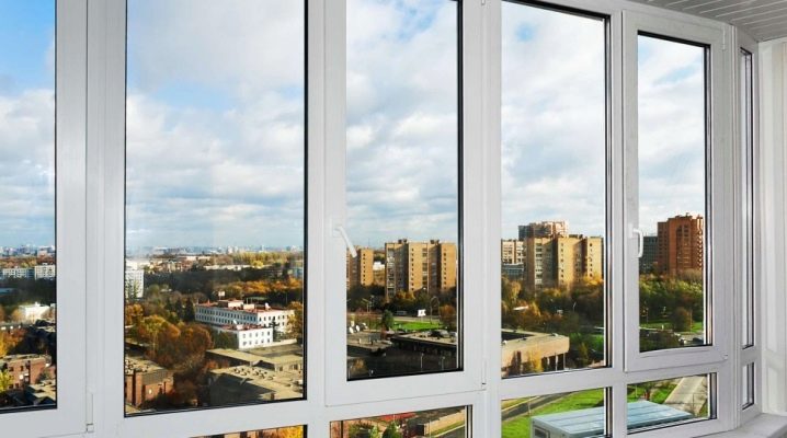 Lahat tungkol sa glazing ng mga balconies at loggias