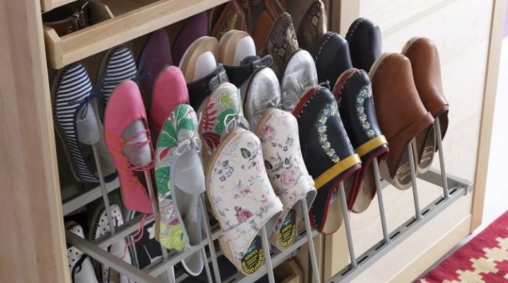 Mga Ideya sa Pag-iimbak ng Sapatos ng Hallway