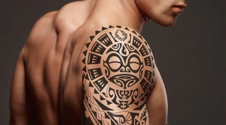 Paglalarawan ng mga lalaki na tattoo sa estilo ng Polynesia