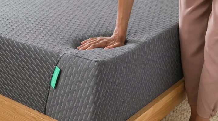 Pagpili ng orthopaedic mattresses para sa mga matatanda