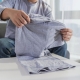 Comment plier joliment un T-shirt dans un placard ?