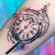 Variété de tatouages ​​​​d'horloge masculine